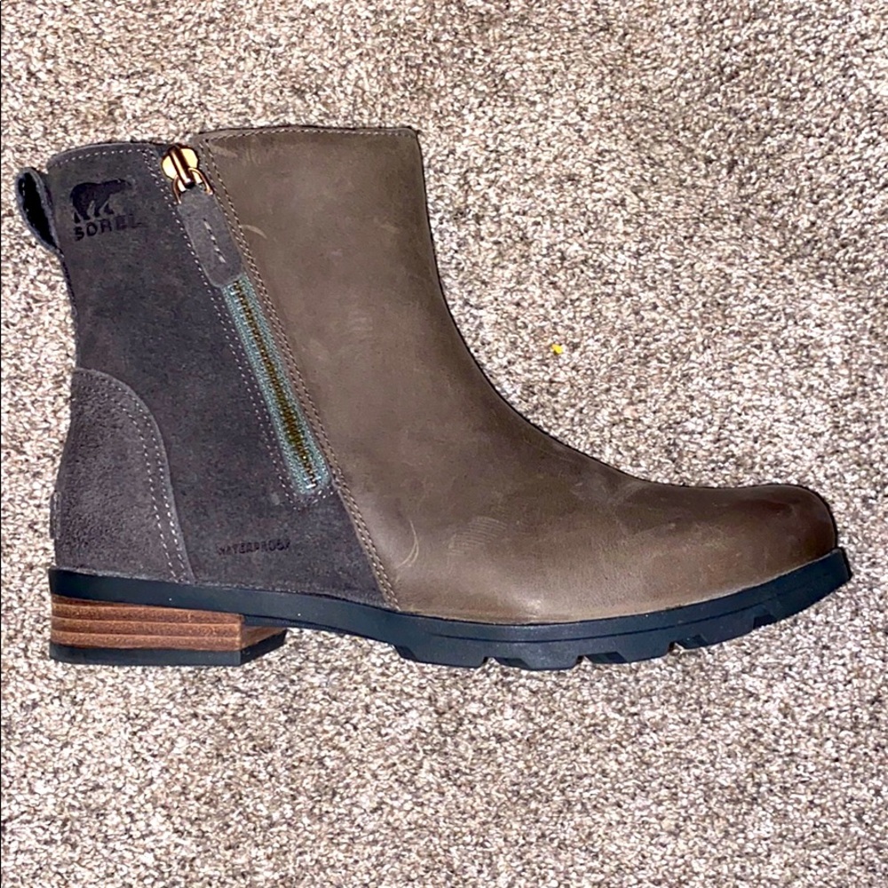 SOREL WOMEN'S EMELIE™ ZIP BOOTIE